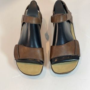 🆕🌸Rockport Brown Genuine Leather Comfort Sandals Size 9W Wide NWOB